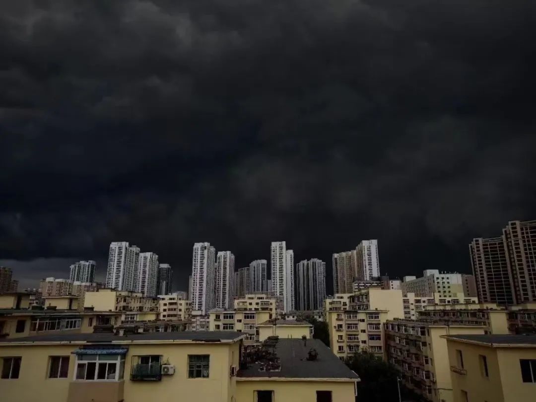 黑色暴雨预警信号(暴雨黑色预警有多可怕)