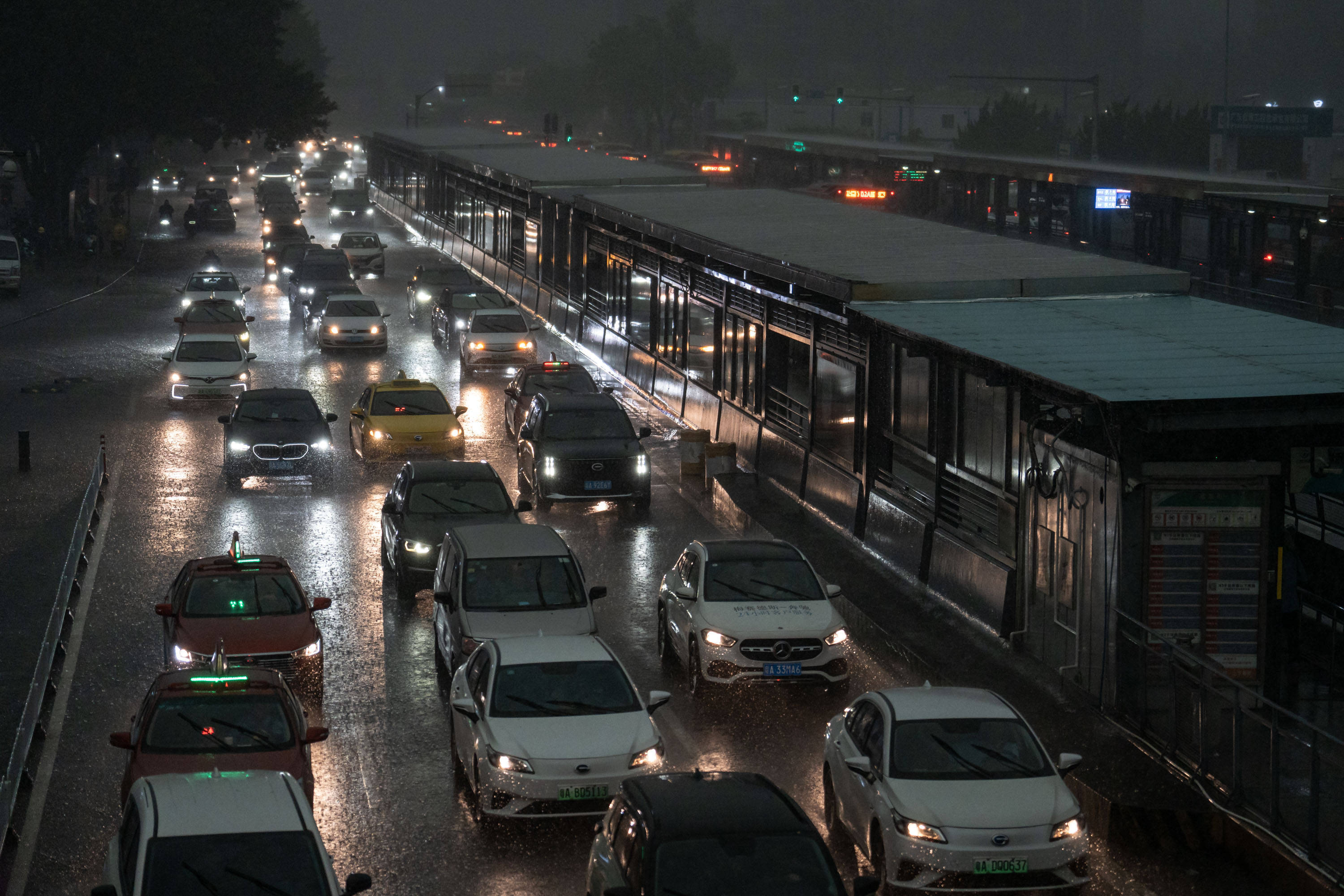 黑色暴雨预警信号(暴雨黑色预警有多可怕)